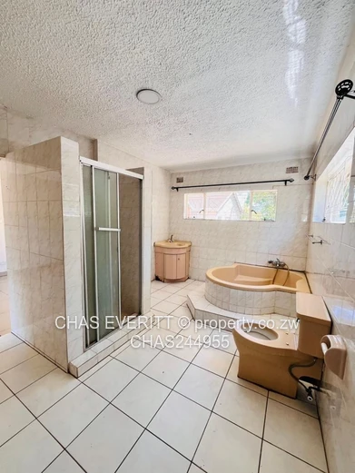 6 Bedroom House To Rent in Greendale