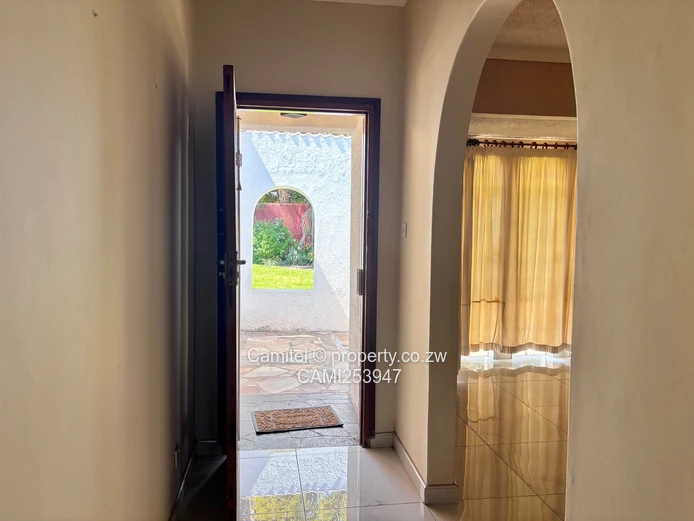 Strathaven 3-Bed Home - Pool, Borehole & Large Garden