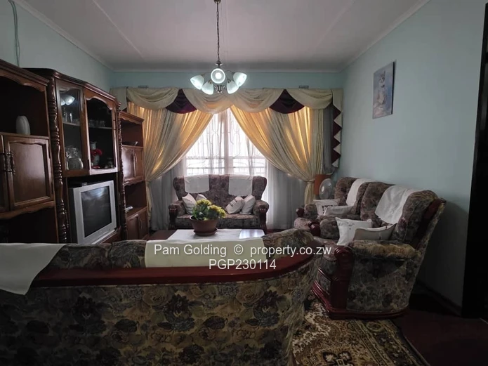 Beautiful off grid plot for sale in Kensington