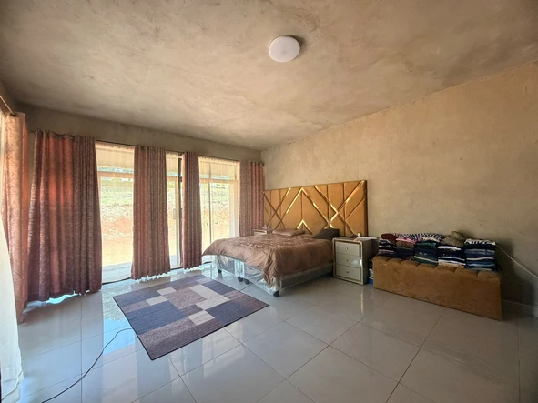 6 Bedroom House