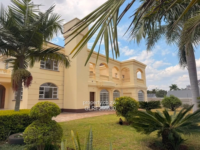 Elegant Double-Storey 5-Bed in Borrowdale, Borehole