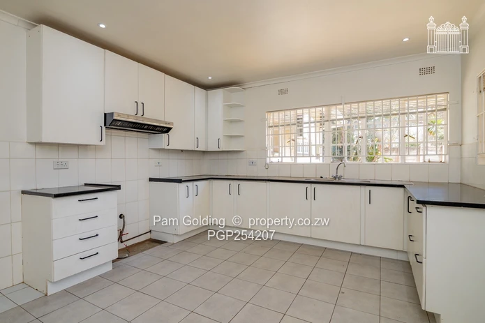 Immaculate Executive Home in Excellent location