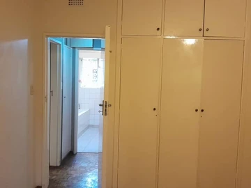 2 Bedroom Flat & Apartment