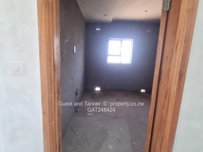 SPACIOUS FAMILY HOME ON 2284sqm FOR SALE IN RIVERSIDE, RUWA 