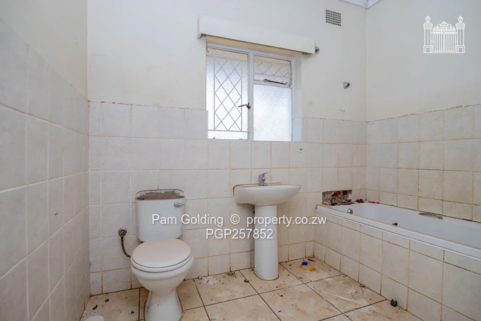 Excellent Renovation and Development Potential – Arcturus Road (Sole Mandate)