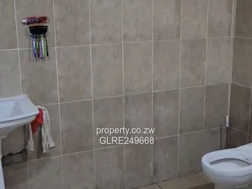 Spacious 3-Bed Marlborough Home with Borehole & Driveway