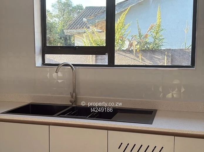 Borrowdale west 1 bedroom to rent