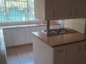6 Bedroom House