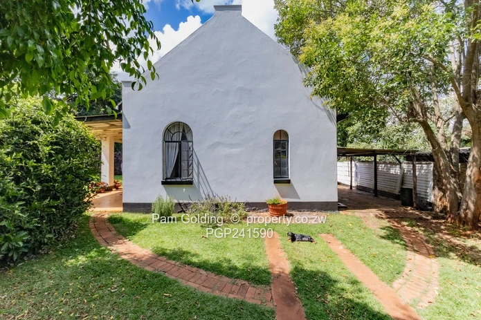 Classic Cape Dutch Architecture in Greendale North / Highlands