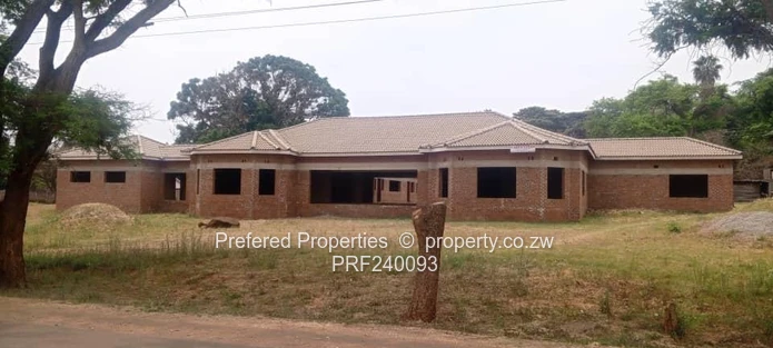 6-Bed Shell House on 5,000m² in Bluff Hill (Sole Mandate)