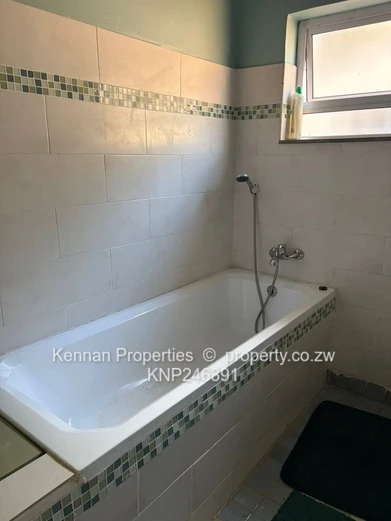  Furnished 3 Bedroom Cottage/Garden Flat to Rent in Helensvale