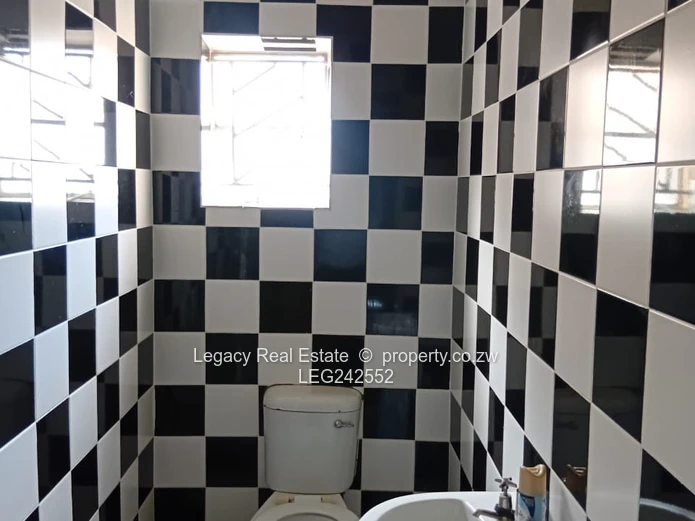 Executive Home to Let in Zimre Park