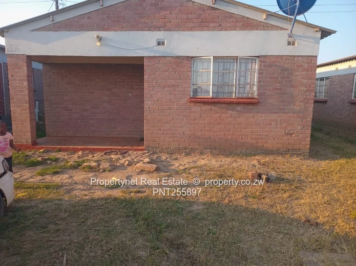 Solid neat family home!!!