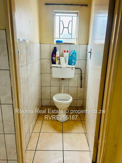 Glen Norah 3-Bed, 2-Bath Home - Walled with Verandah