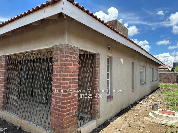 Tynwald 4-Bed Townhouse Complex - Walled, Tiled & Fitted