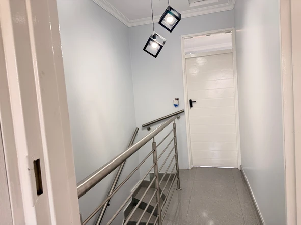 2 Bedroom Flat & Apartment