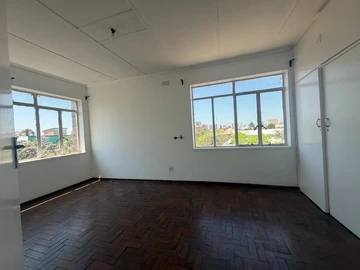 3 Bedroom Flat & Apartment