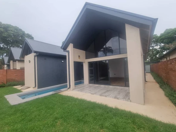 Upmarket Four Bedroom Townhouse Mount Pleasant