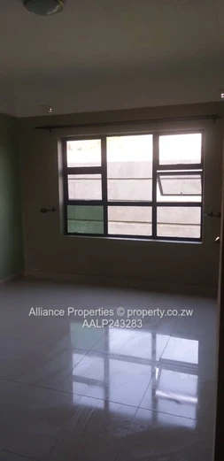 Modern 3-Bed Unit in Monavale – Secure, Solar-Powered Living for $1,100