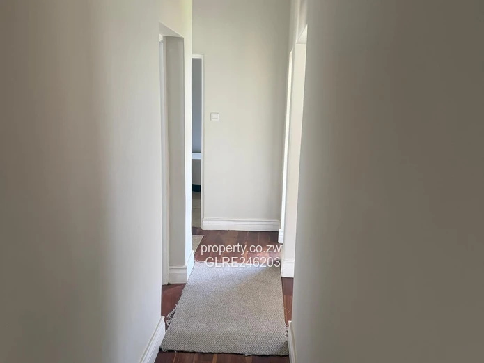 Helensvale 3-Bed Home, Light Hallway, 1.81ha & Borehole