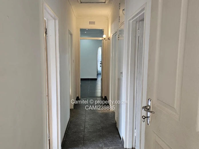 Borrowdale:Perfectly located home 4 beds main en-suite clean title deed