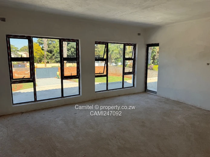 Borrowdale West:7-Bed Home with Borehole & Bright Plastered Interiors, Borrowdale West
