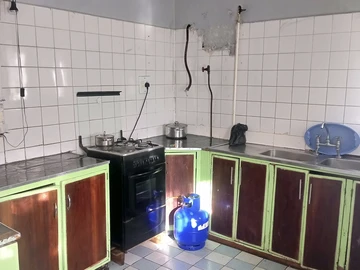 3 Bedroom Flat & Apartment
