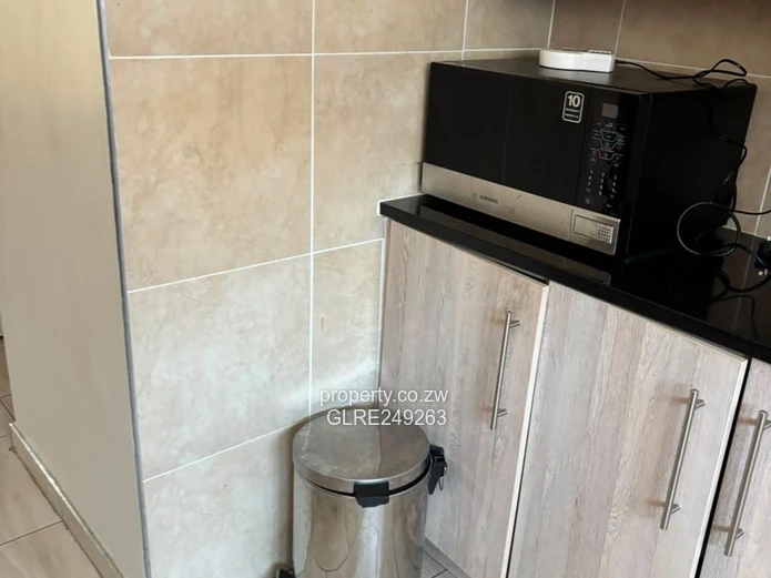 Brick-Faced 3-Bed Flat Bluff Hill - Borehole & Modern Kitchen