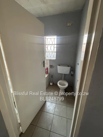 5 rooms for rent in New Tafara Mabvuku