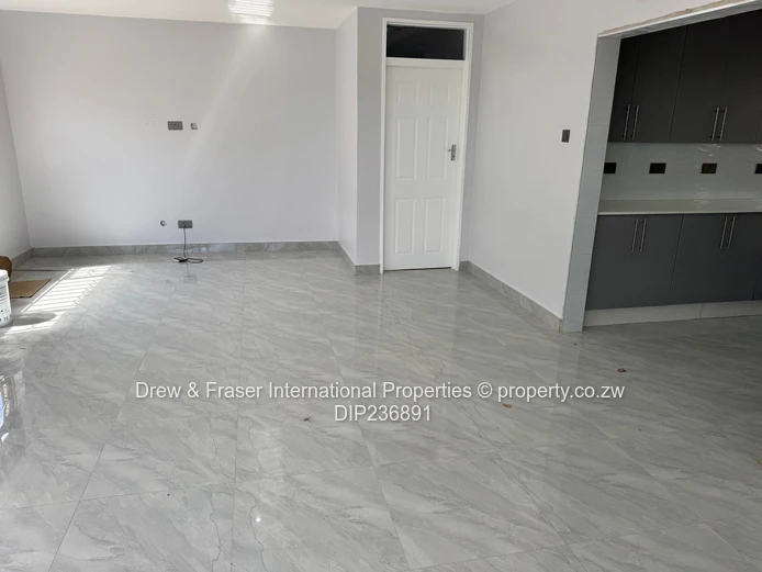 Stylish 4-Bed Fidelity Home - Fitted Kitchen & Tank