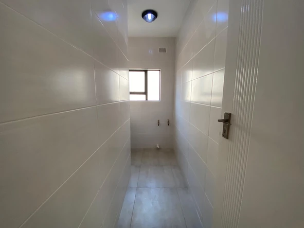 4 Bedroom Flat & Apartment