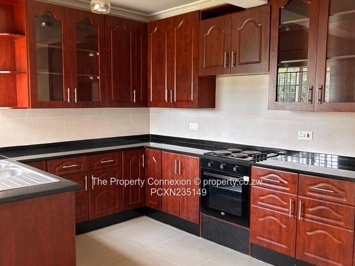 Luxury Rental Property in Helensvale, Borrowdale