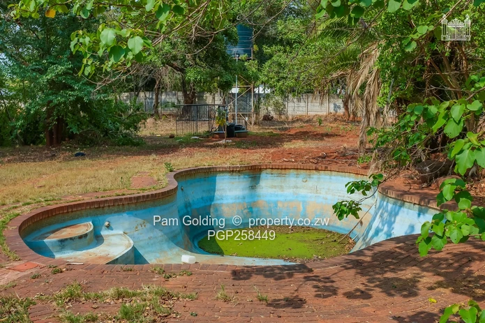 A spacious home with so much developmental potential. Quick sale needed.