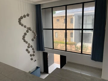 5 Bedroom Flat & Apartment