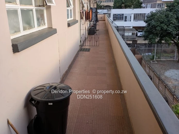 Avenues 1BR Garden Flat - Balcony & Fitted Kitchen