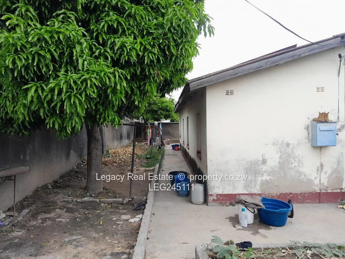 Well-Located Home Close To Aquatic Complex