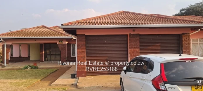 4-Bed Family Home in Nharira — 2440m² with Borehole