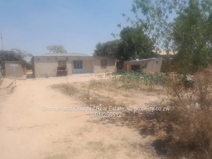 Apsley Park - Harare South stand for sale