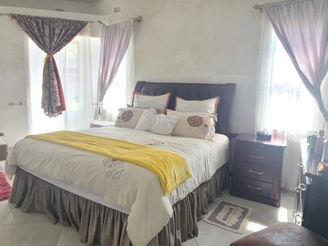 6 Bedroom House