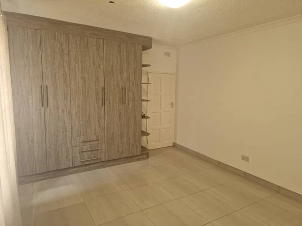 6 Bedroom House