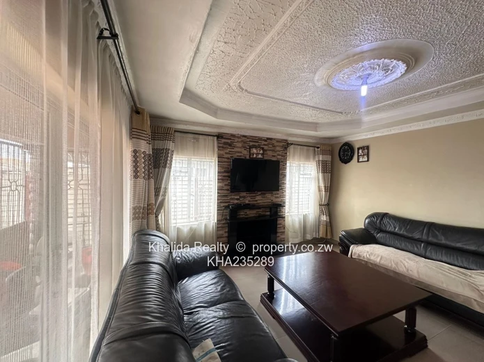4-Bedroom House for Sale in Glen View 1 Riverside
