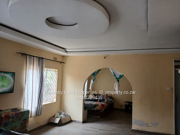 Chitungwiza Unit L Extension Property For Sale
