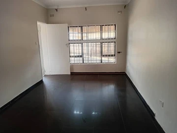 3 Bedroom Flat & Apartment