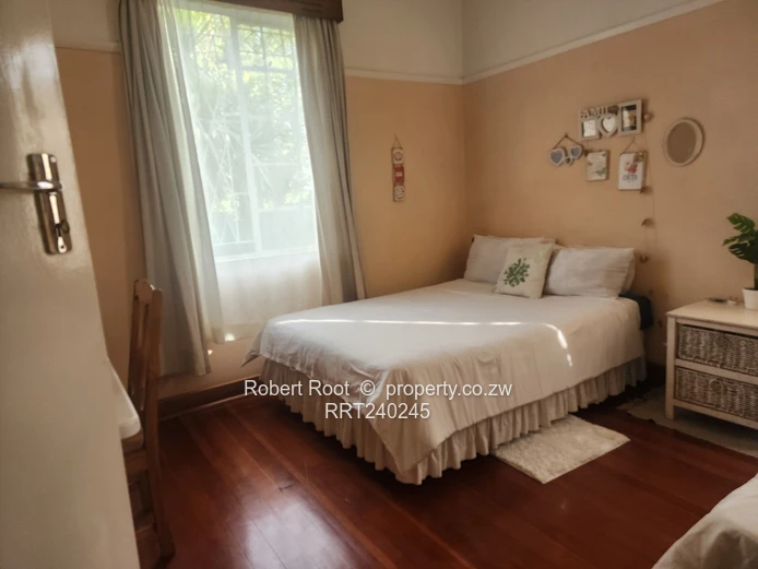 Charming 2 Bed Flat in Avondale