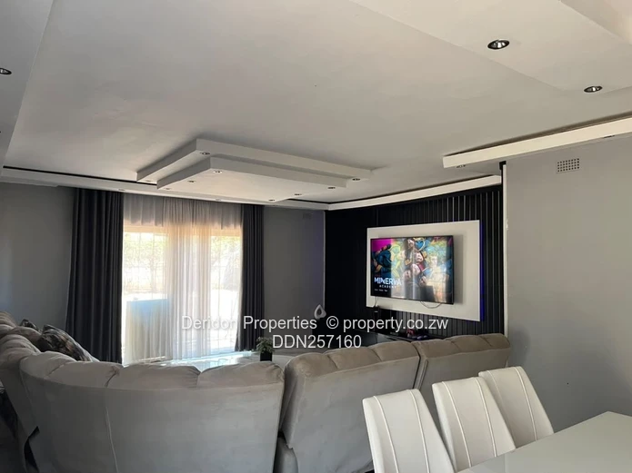 Gunhill 4-Bed Family Home on 2800 m² with Garden