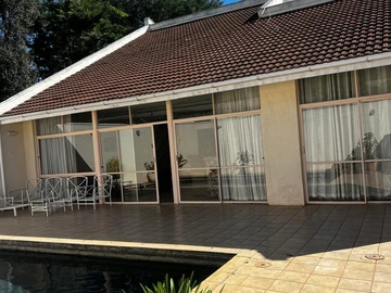 3 Bedroom Flat & Apartment