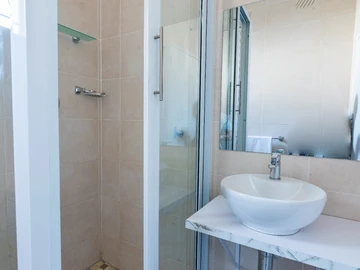 4 Bedroom Garden Flat