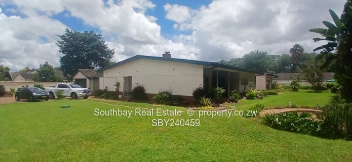 Alex Park commercial property to let