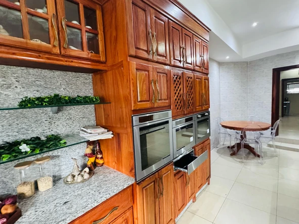 7 Bedroom Townhouse Complex