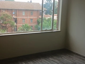 2 Bedroom Flat & Apartment